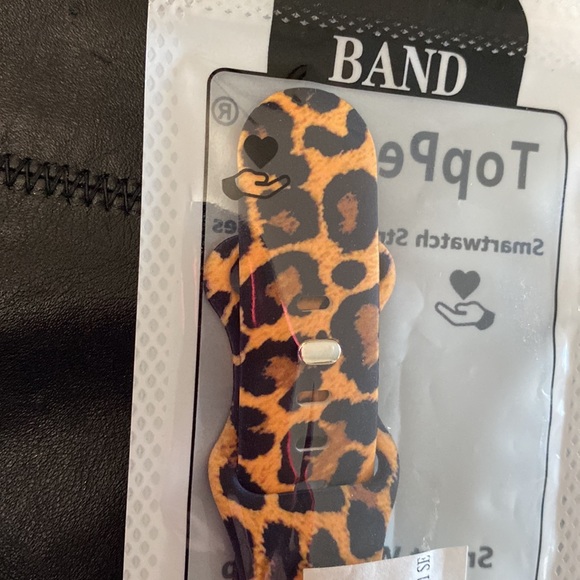 NWT Leopard print Apple watch band - Picture 5 of 5
